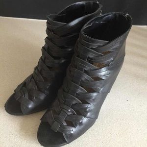 Dolce Vida Peep toe leather wedges